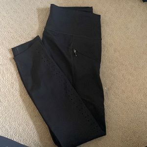 Athleta Contender Laser Dot Legging Size S